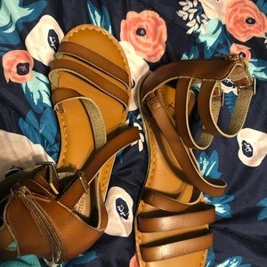 American eagle sandals